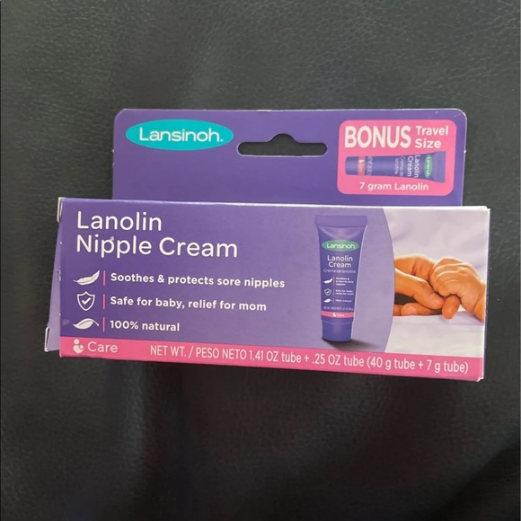 Breastfeeding gear and book - Picture 6 of 8